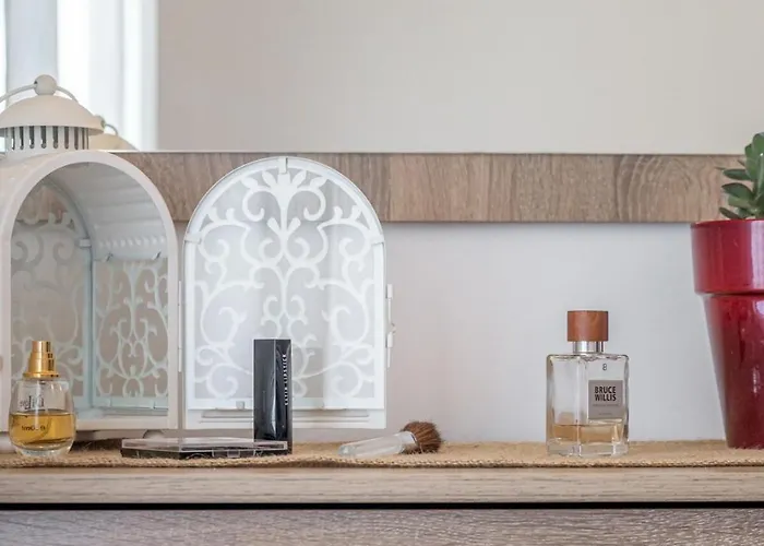 Ellania Milos Adamantas (Milos)