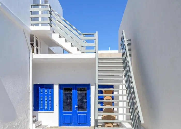 Ellania Milos * Adamantas (Milos)