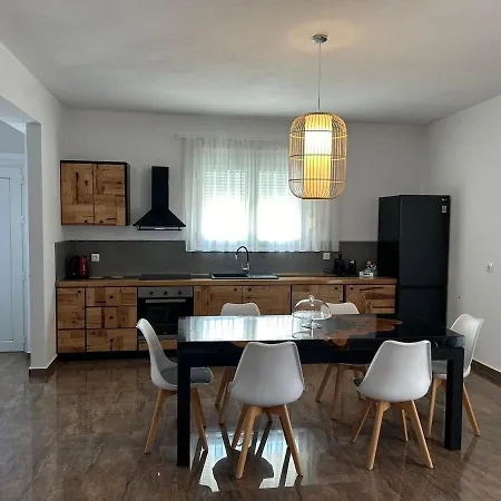 דירה Ellania Milos